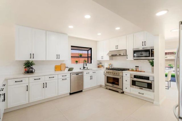 5736 Soledad Mountain Road, La Jolla, CA 92037