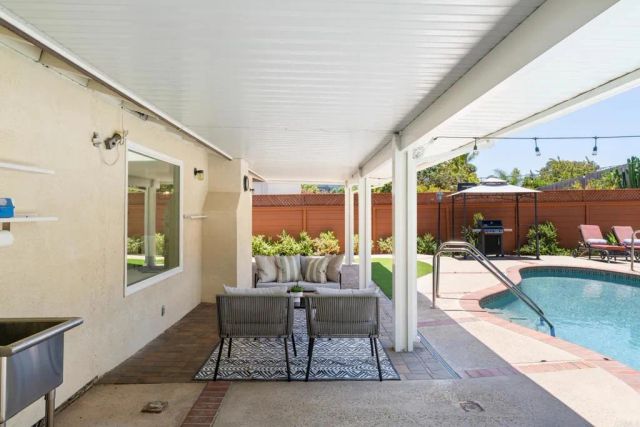 5736 Soledad Mountain Road, La Jolla, CA 92037