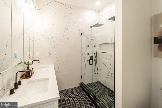 1215 HOLBROOK TER NE #1, Washington, DC 20002