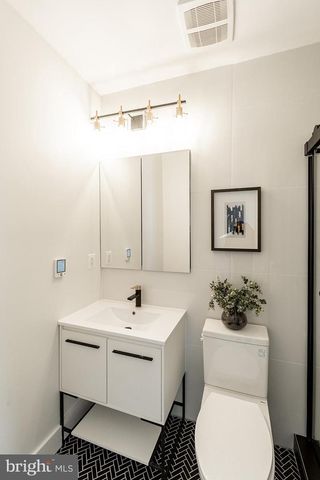 1215 HOLBROOK TER NE #1, Washington, DC 20002