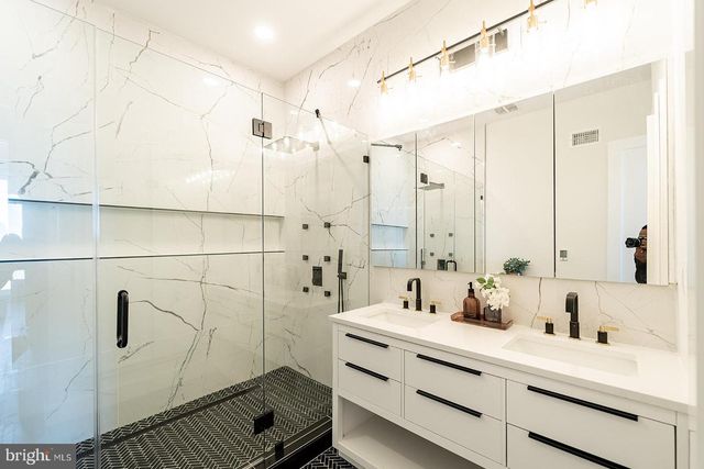 1215 HOLBROOK TER NE #1, Washington, DC 20002