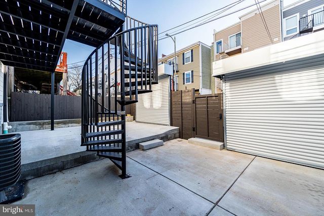 1215 HOLBROOK TER NE #1, Washington, DC 20002