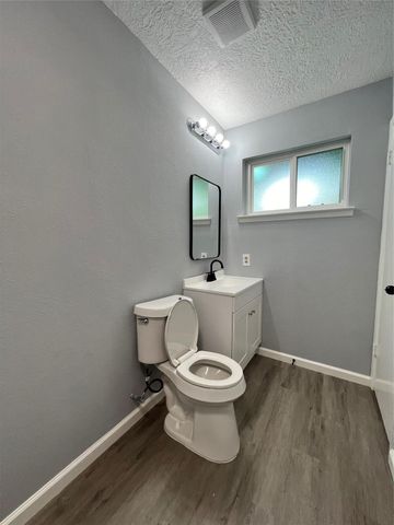 17023 Sunshine Street, Houston, TX 77049