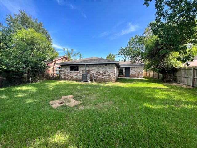 17023 Sunshine Street, Houston, TX 77049