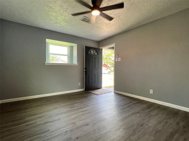 17023 Sunshine Street, Houston, TX 77049