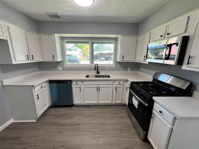 17023 Sunshine Street, Houston, TX 77049