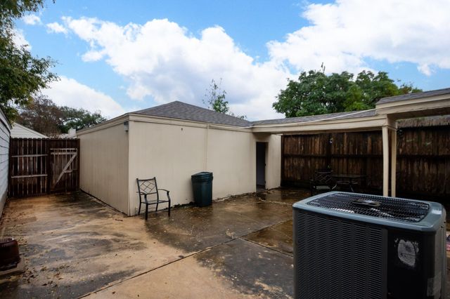 1911 Trixie Lane, Houston, TX 77042