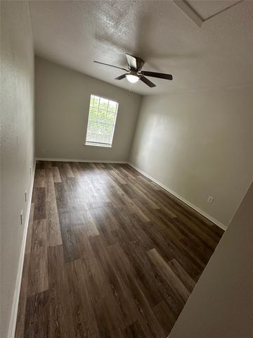 1105 UTA Boulevard 106, Arlington, TX 76013