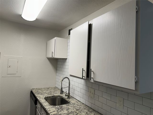 1105 UTA Boulevard 106, Arlington, TX 76013