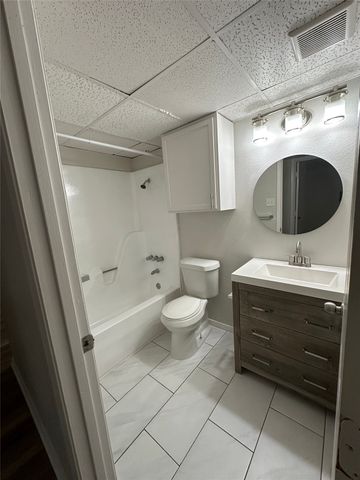 1105 UTA Boulevard 106, Arlington, TX 76013
