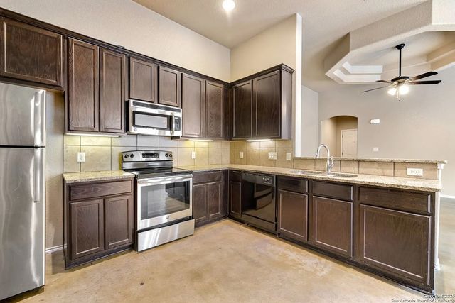 1066 Carolyn, New Braunfels, TX 78130