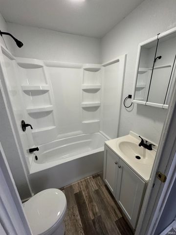 3921 Bowser Avenue, Fort Wayne, IN 46806