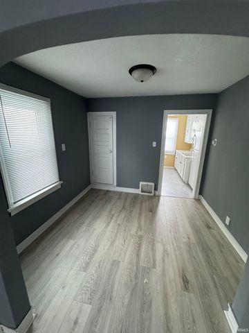 3921 Bowser Avenue, Fort Wayne, IN 46806