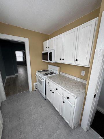 3921 Bowser Avenue, Fort Wayne, IN 46806