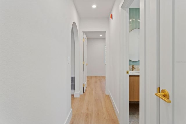 4205 NORTHWIND LANE, Tampa, FL 33624