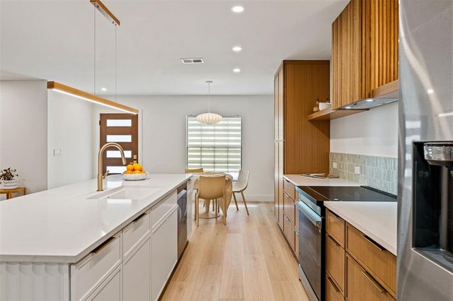 4205 NORTHWIND LANE, Tampa, FL 33624