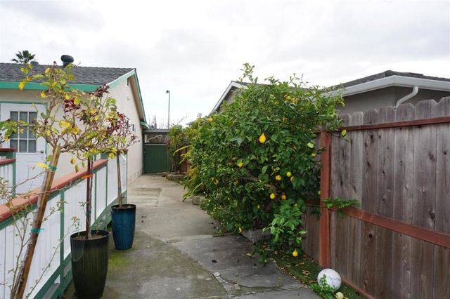 32262 Crest Lane, Union City, CA 94587