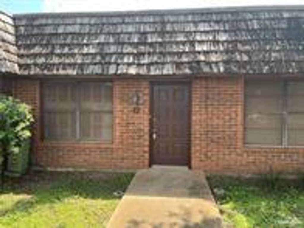 303 Forest Hills Drive 17, Weslaco, TX 78596