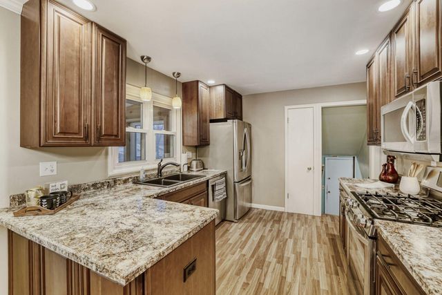 426 Emerson Avenue W, West Saint Paul, MN 55118