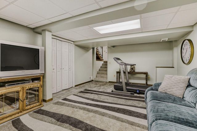 426 Emerson Avenue W, West Saint Paul, MN 55118