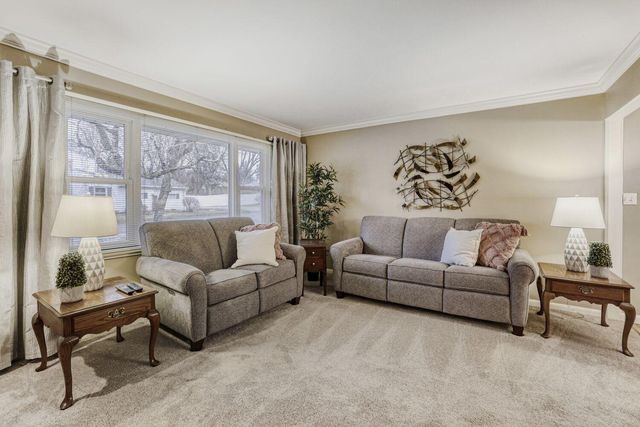 426 Emerson Avenue W, West Saint Paul, MN 55118