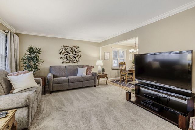 426 Emerson Avenue W, West Saint Paul, MN 55118