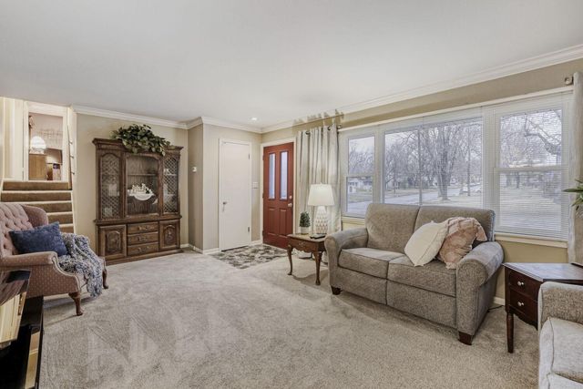 426 Emerson Avenue W, West Saint Paul, MN 55118