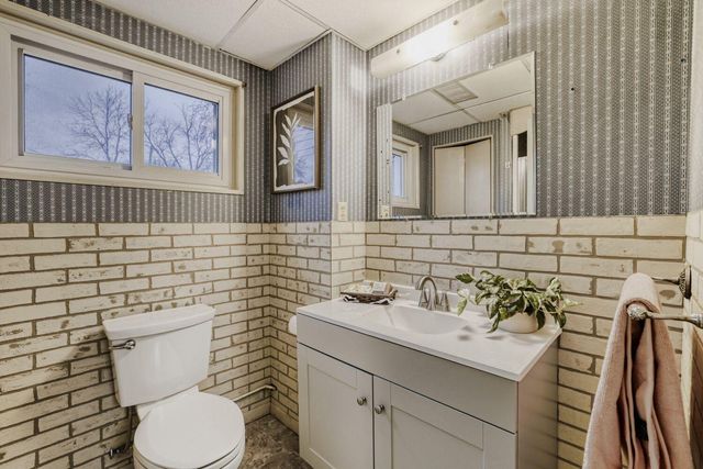 426 Emerson Avenue W, West Saint Paul, MN 55118