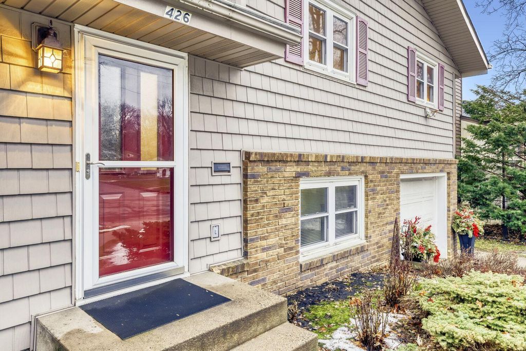 426 Emerson Avenue W, West Saint Paul, MN 55118