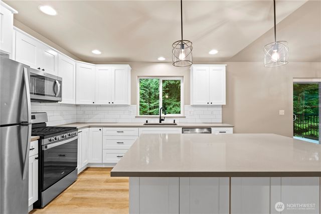 11 Tumbling Water Drive, Bellingham, WA 98229