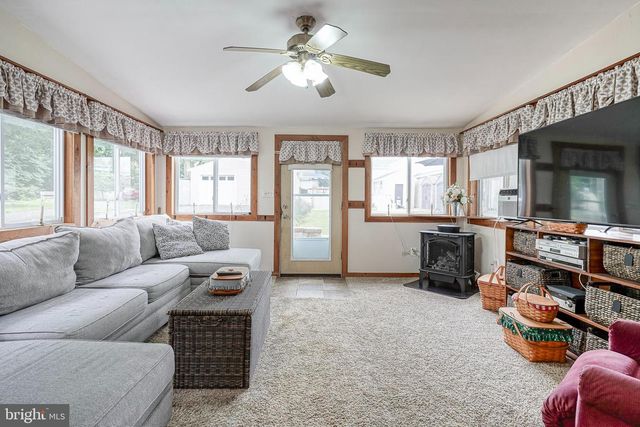 172 KINGS HWY, Mount Royal, NJ 08061