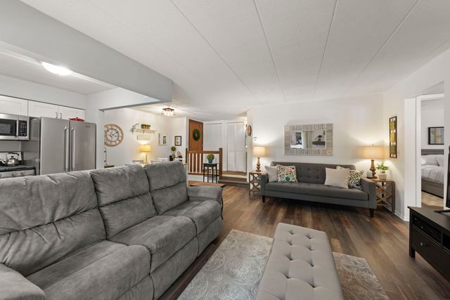 404 Melrose Avenue 103, Glen Ellyn, IL 60137