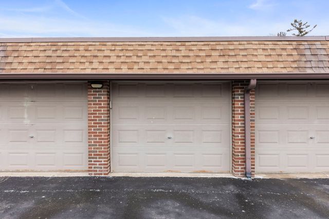 404 Melrose Avenue 103, Glen Ellyn, IL 60137