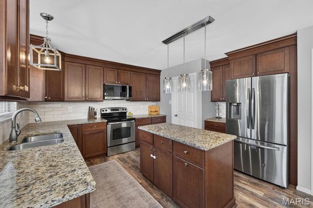 340 Copper Lakes Boulevard, Wildwood, MO 63040