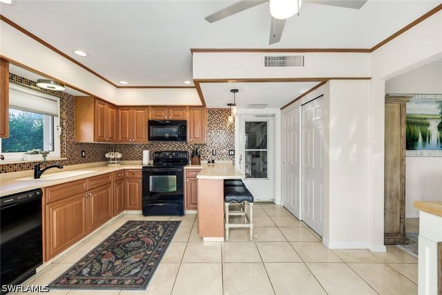 785 Willow CT, Marco Island, FL 34145