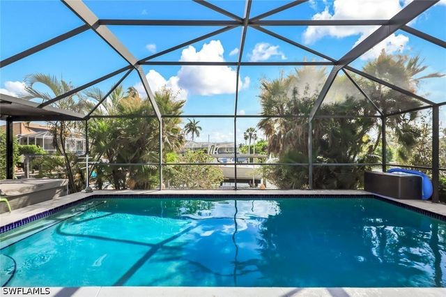 785 Willow CT, Marco Island, FL 34145