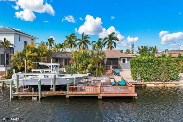 785 Willow CT, Marco Island, FL 34145