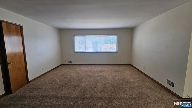 380 Coolidge Avenue, Fort Lee, NJ 07024
