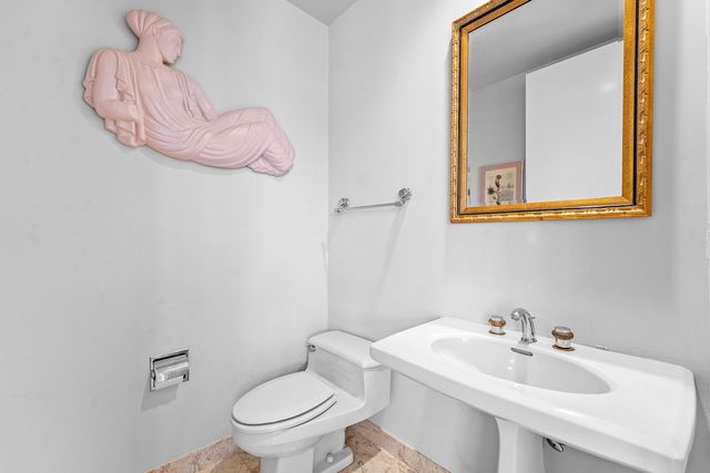 4 Sutton Drive, Boynton Beach, FL 33436