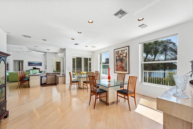 4 Sutton Drive, Boynton Beach, FL 33436