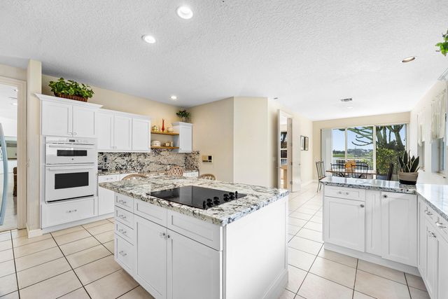 4 Sutton Drive, Boynton Beach, FL 33436