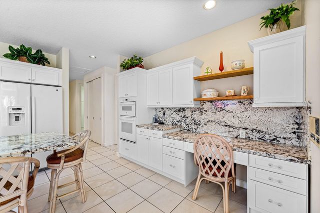 4 Sutton Drive, Boynton Beach, FL 33436