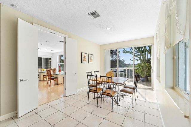 4 Sutton Drive, Boynton Beach, FL 33436
