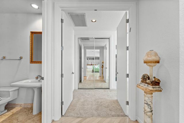 4 Sutton Drive, Boynton Beach, FL 33436