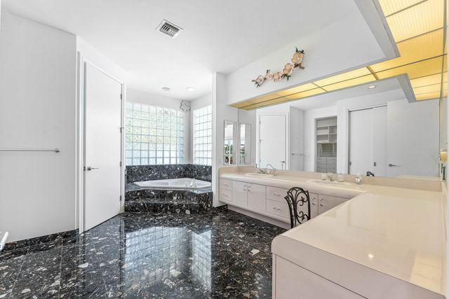 4 Sutton Drive, Boynton Beach, FL 33436