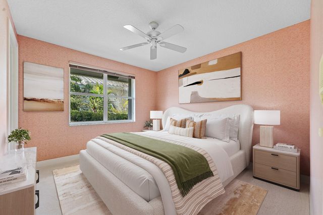 4 Sutton Drive, Boynton Beach, FL 33436