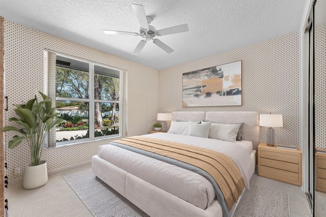 4 Sutton Drive, Boynton Beach, FL 33436