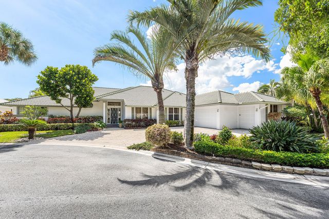 4 Sutton Drive, Boynton Beach, FL 33436