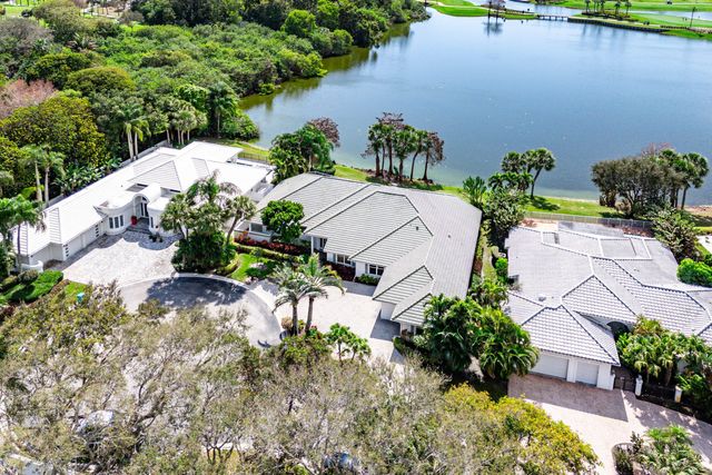 4 Sutton Drive, Boynton Beach, FL 33436