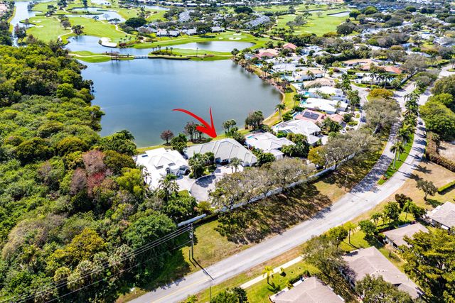 4 Sutton Drive, Boynton Beach, FL 33436